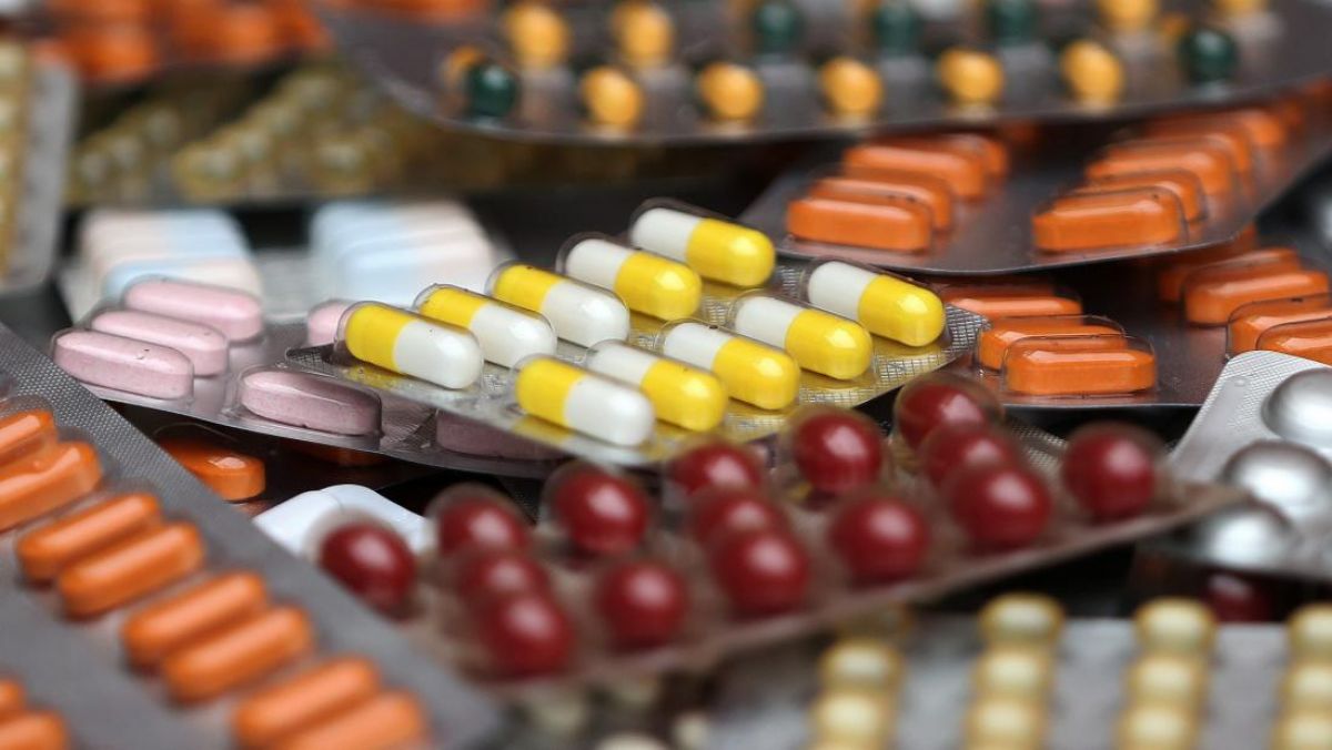 Parlamentul a votat proiectul farmaciilor mobile în pofida avizului negativ al Guvernului. Ce riscuri au identificat specialiștii de la Sănătate