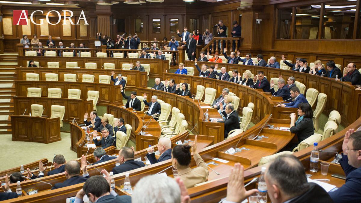 Parlamentul va discuta astăzi majorarea vârstei de pensionare. Domenti: Nu e vorba despre nicio echitate, sunt balonașe roz