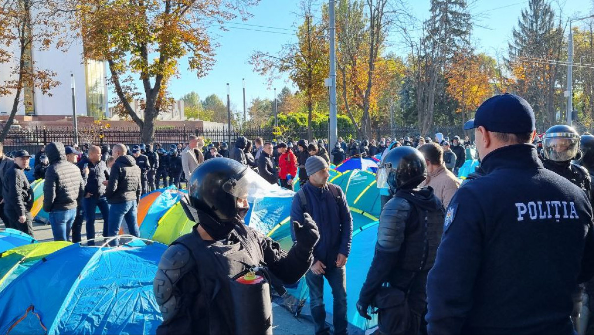 Partidul „Șor” a venit cu o primă reacție, după ce mascații au ridicat pe sus corturile de pe bd. Ștefan cel Mare: „Nimeni dintre cei de la putere nu a încercat să găsească soluții”