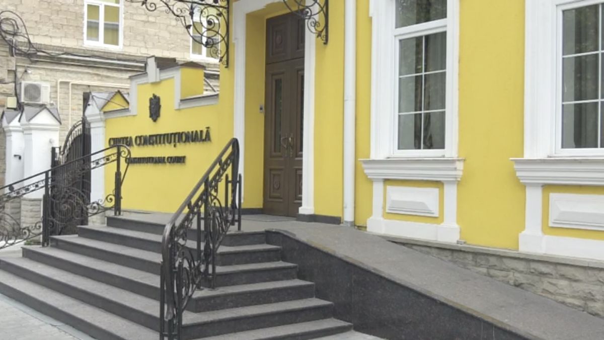 PAS sesizează Curtea: „Pot fi organizate două scrutine anticipate: parlamentare și prezidențiale?”