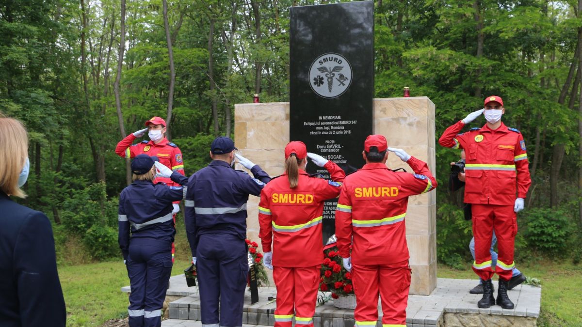 Patru ani de la accidentul aviatic SMURD: Cei patru membri ai echipajului au fost comemorați (FOTO)