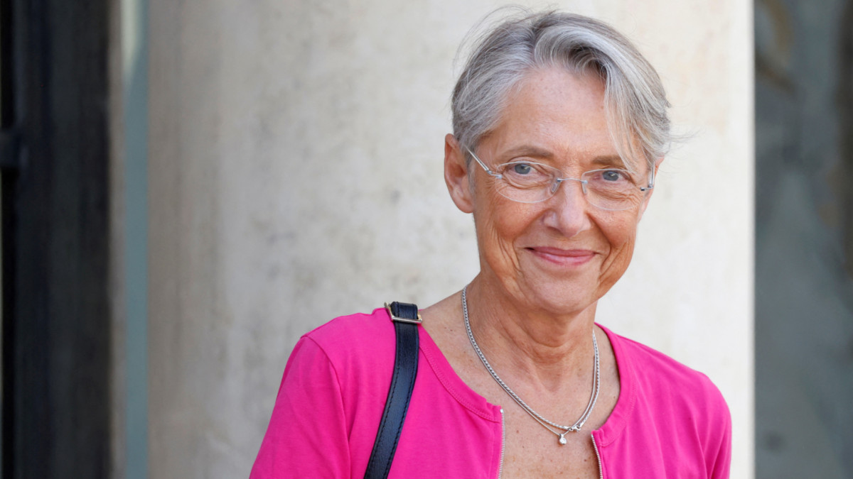 Pentru a doua oară în istorie, executivul francez va fi condus de o femeie. Elisabeth Borne a fost numită în funcție după ce fostul premier și-a dat demisia