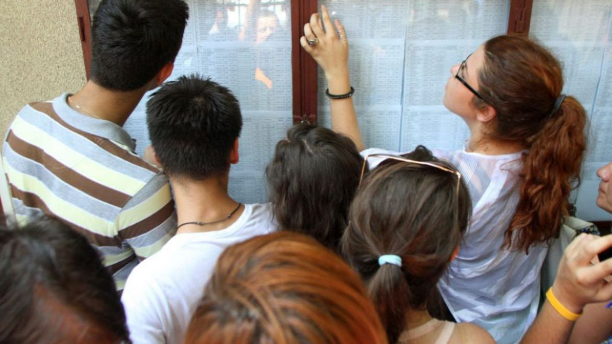 Peste 1.500 de elevi au obținut nota „10” din oficiu pentru examenul de bacalaureat la limba străină