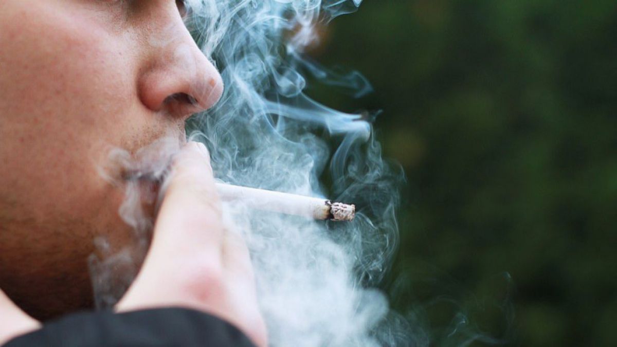 Peste 10% dintre adolescenții din lume sunt fumători