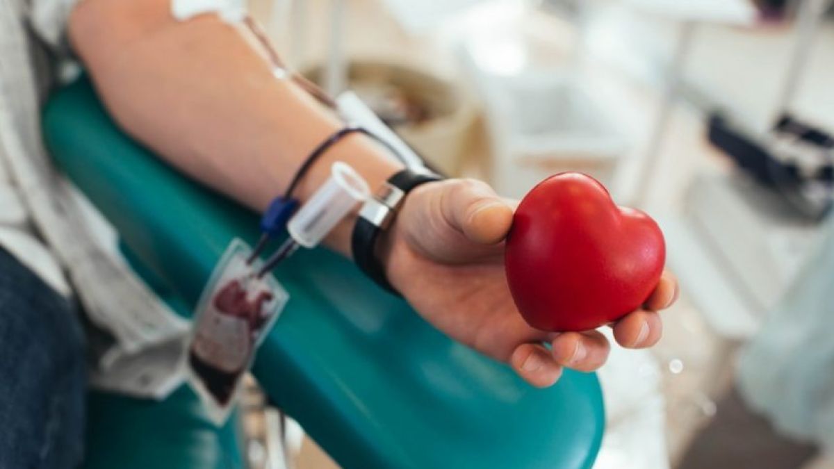 Peste 1.100 de pacienți care au învins coronavirusul au donat plasmă pentru a salva vieți