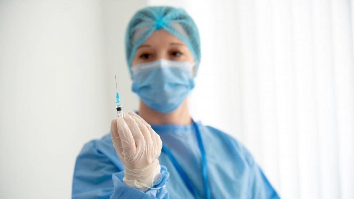 Peste 14.800 de lucrători medicali din țară au fost vaccinați împotriva COVID-19