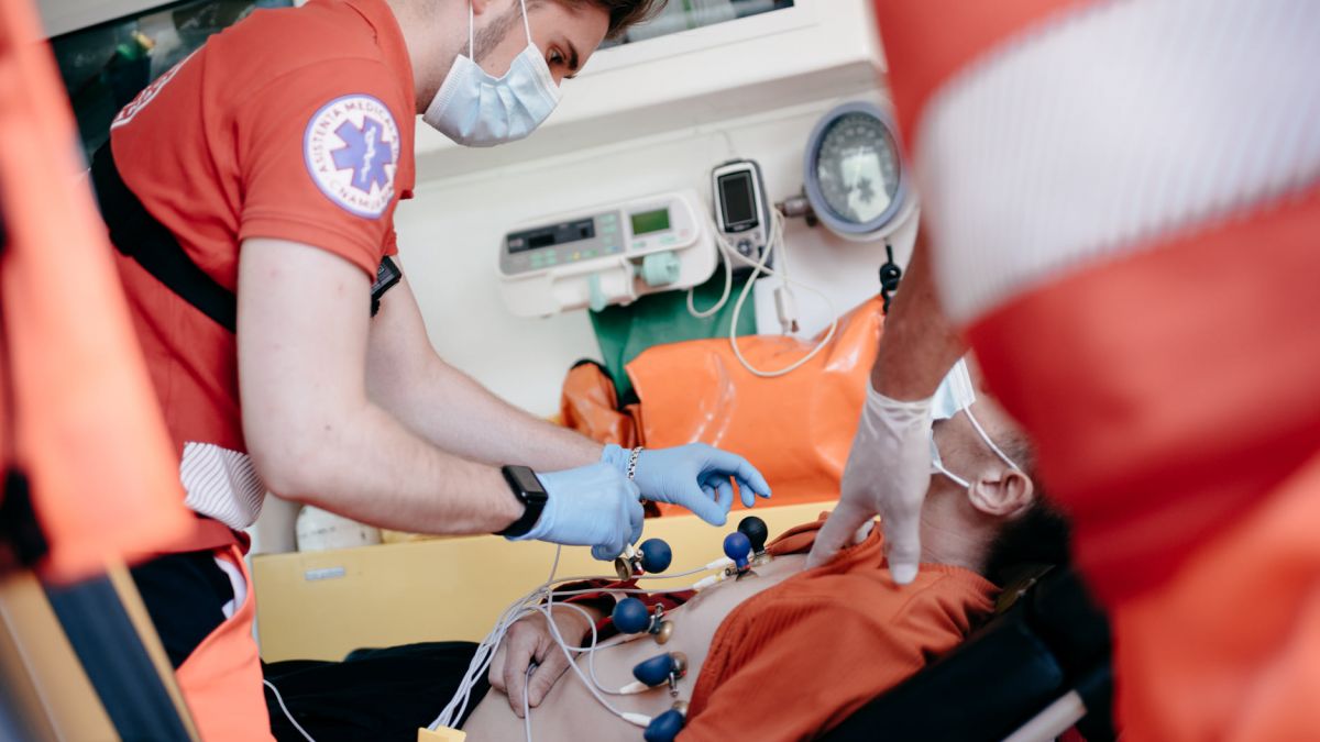 Peste 14 mii de persoane au chemat ambulanța într-o săptămână. Au fost înregistrate opt insolații