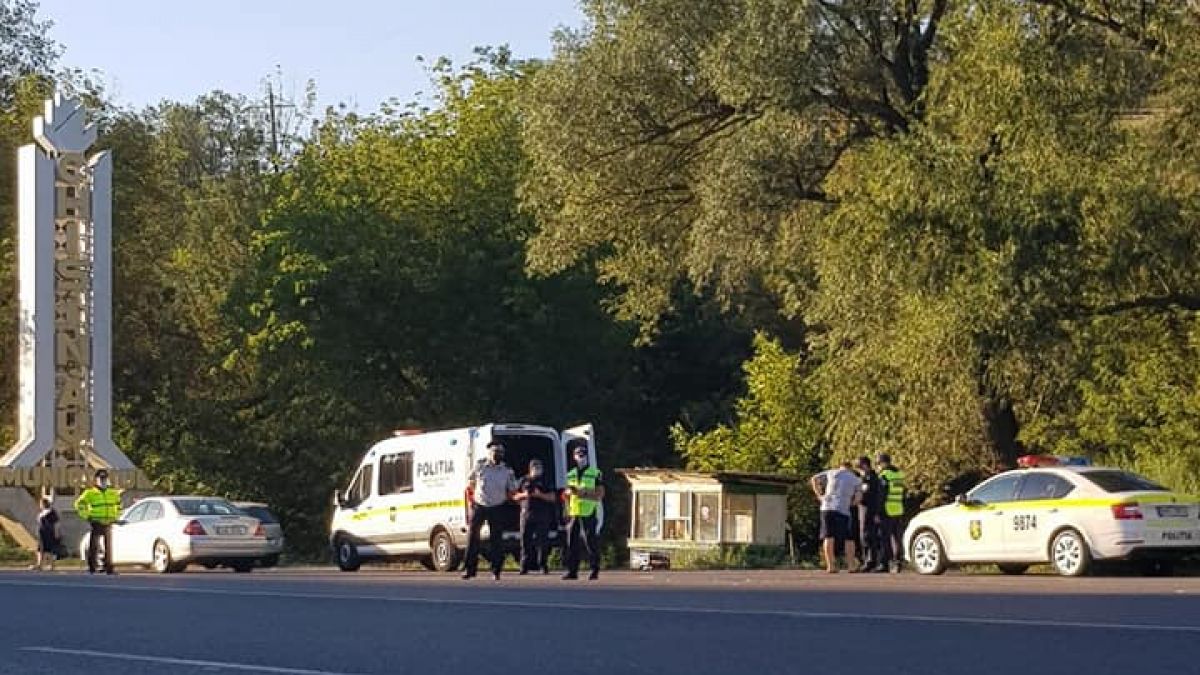 Peste 200 de șoferi, stopați la intrarea în capitală: Polițiștii au organizat un filtru pentru a-i depista pe cei care au încălcat regulile