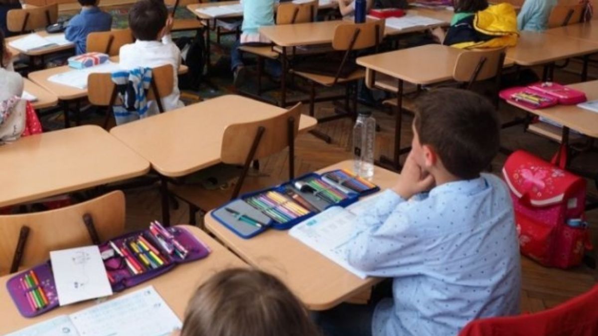 Peste 700 de cereri au fost depuse pentru înscrierea în școli și grădinițe a copiilor din familiile de refugiați