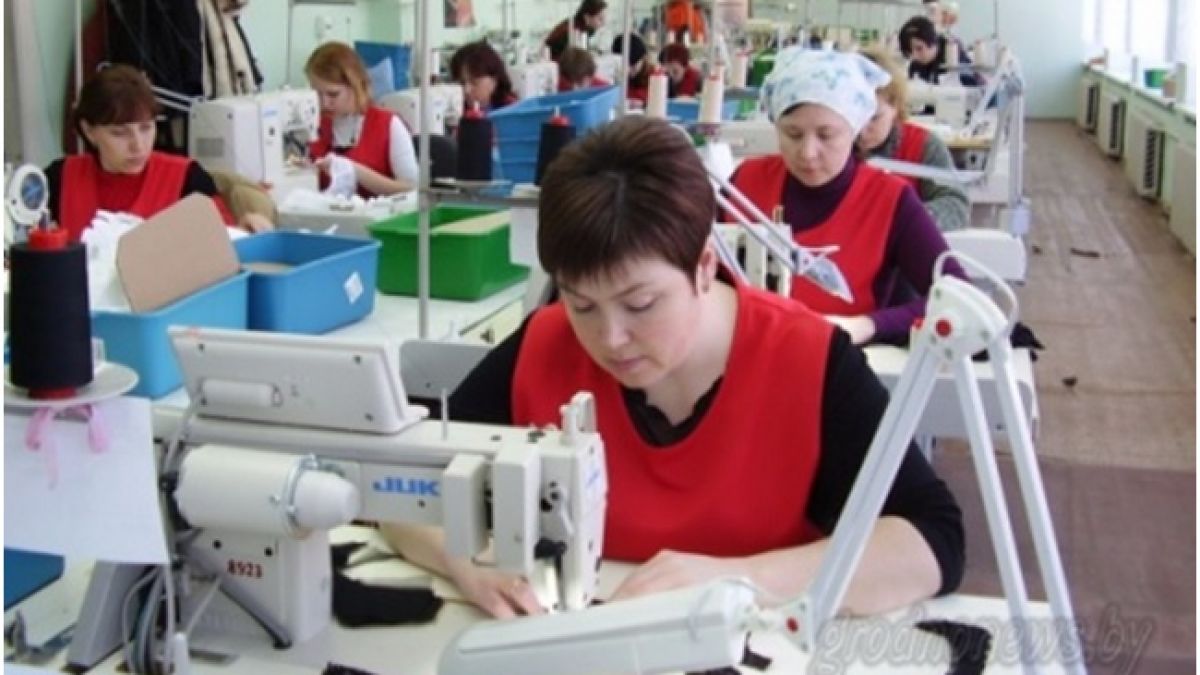 Peste 8.000 de locuri vacante, disponibile pe piața muncii. Cusătoresele, șoferii și polițiștii sunt la mare căutare