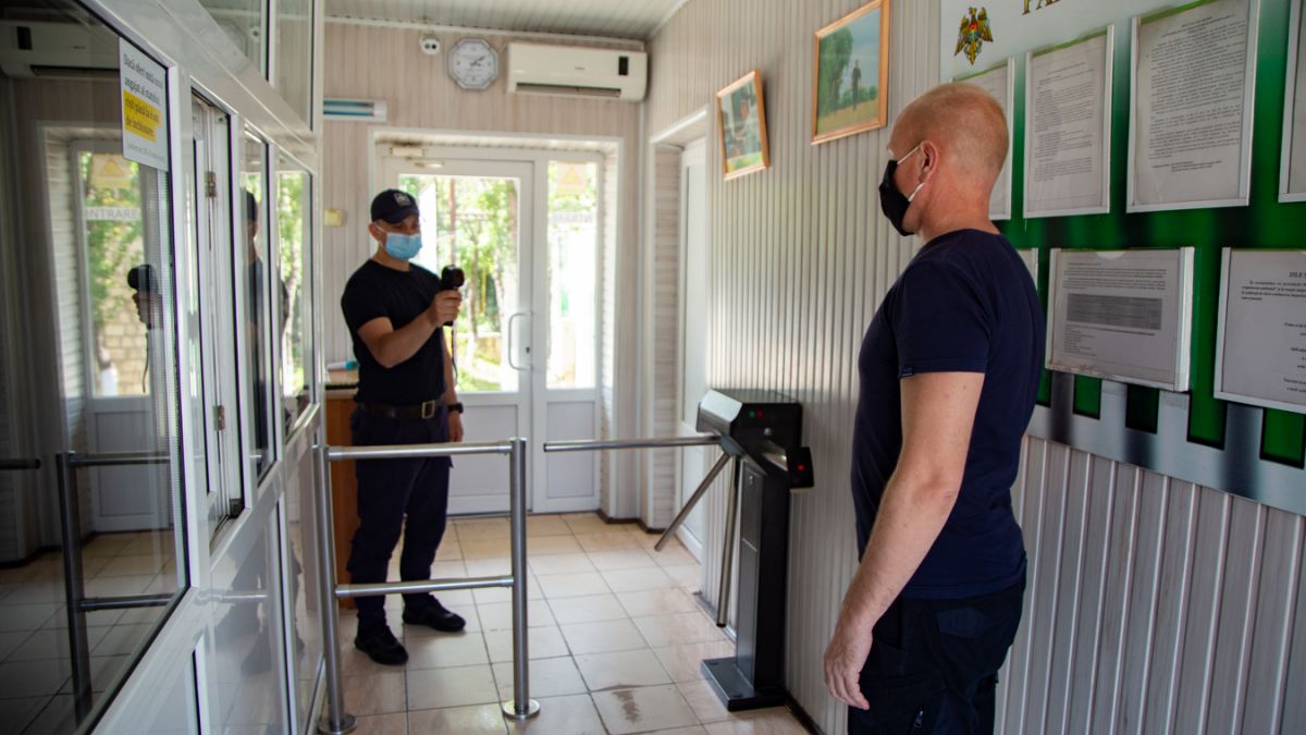 Peste 90 de persoane au fost documentate la frontieră pentru nerespectarea măsurilor epidemiologice