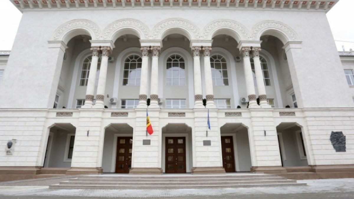 PG confirmă că a primit o scrisoare în care s-ar conține așa-zise chitanțe pentru banii din „kuliok”. Furculiță: O nouă producție „Miami Pictures”