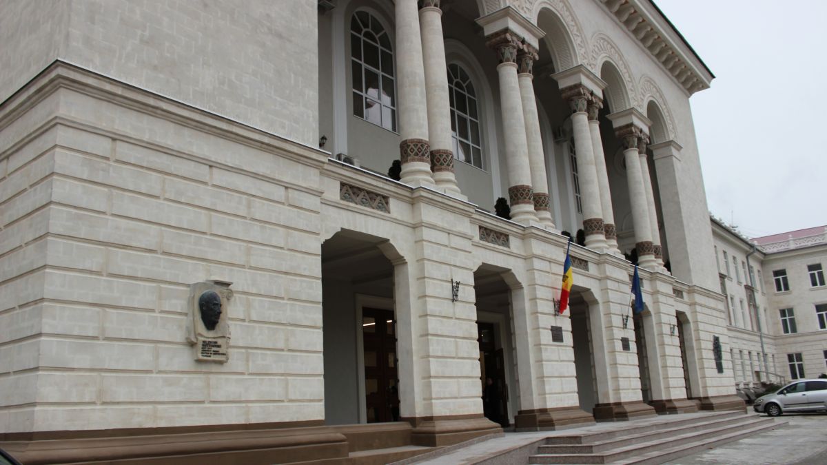 PG va sesiza Curtea Constituțională, nemulțumită de modificări la Legea cu privire la Procuratură aprobate de Parlament