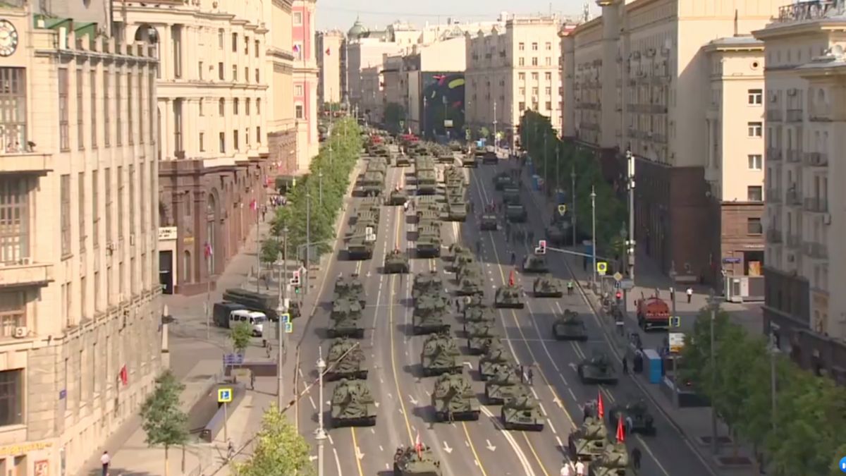 Piața Roșie de la Moscova, gata de paradă. Tehnica militară este aliniată pentru defilare (LIVE)