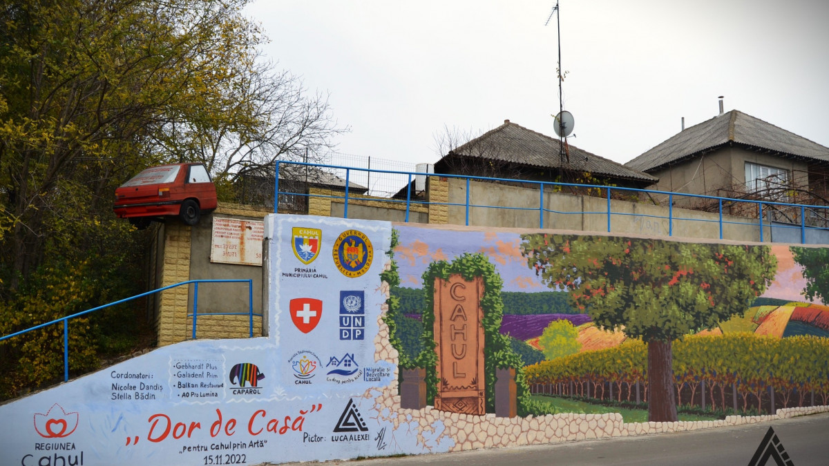 Pictură murală de circa 1.000 m2 cu tema „Dor de casă”, inaugurată la Cahul (GALERIE FOTO)