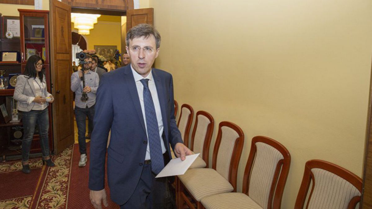 PL, despre (in)decizia CEC de a aproba participarea lui Chirtoacă la plebiscit: Un ping-pong inexplicabil, o tragere de timp