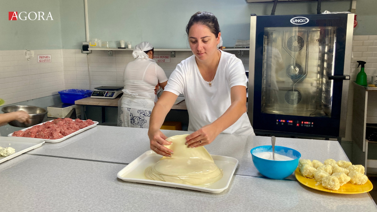 Și-a plămădit visul din copilărie într-o afacere coaptă în cuptor: Cum reușesc plăcintele de la Ungheni să adune rânduri de cumpărători(FOTO)