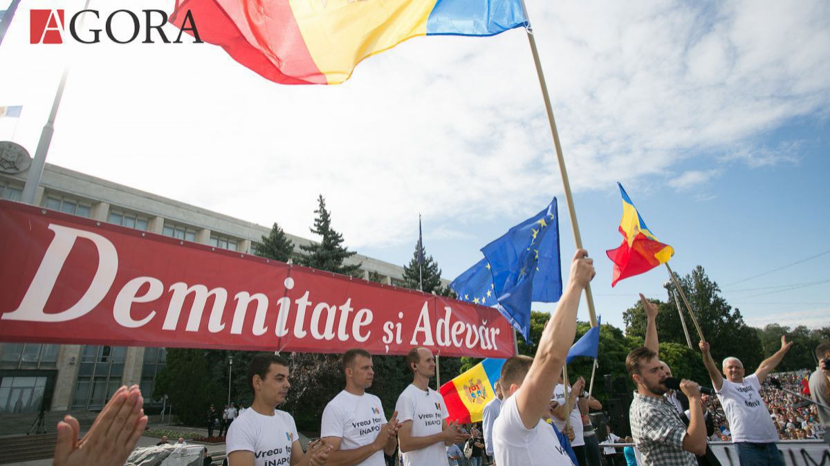 Platforma DA a început procedura de colectare a semnăturilor pentru referendumul Constituțional
