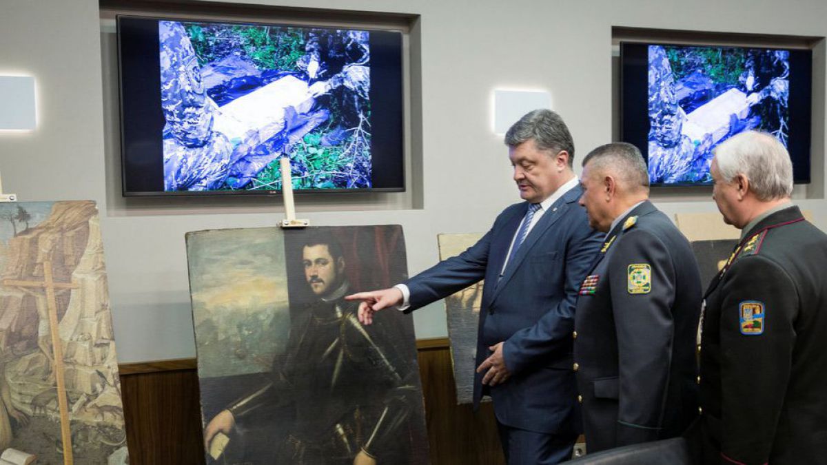 Poroșenco vrea să întoarcă personal tablourile furate de moldoveni dintr-un muzeu din Italia