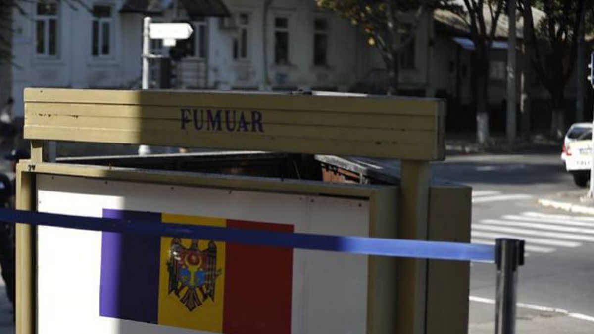 Poza zilei! Republica Moldova patria mea, transformată în „FUMUAR”