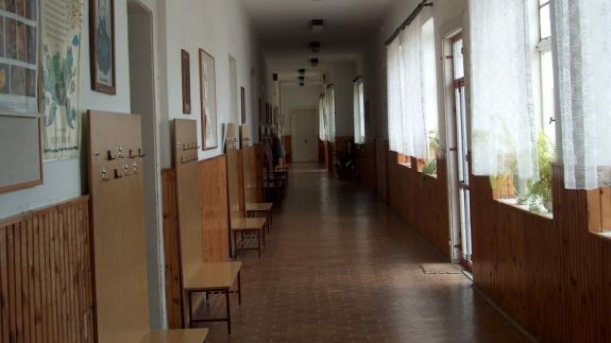 Prea mulți directori adjuncți în școlile din Chișinău? Ce neconformități au constatat membrii Curții de Conturi