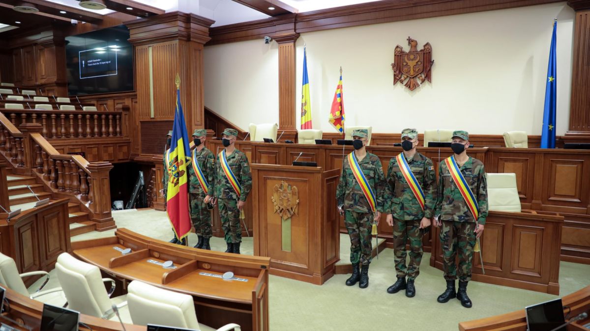 Pregătirile pentru prima ședință a noului Parlament sunt în toi (FOTO)