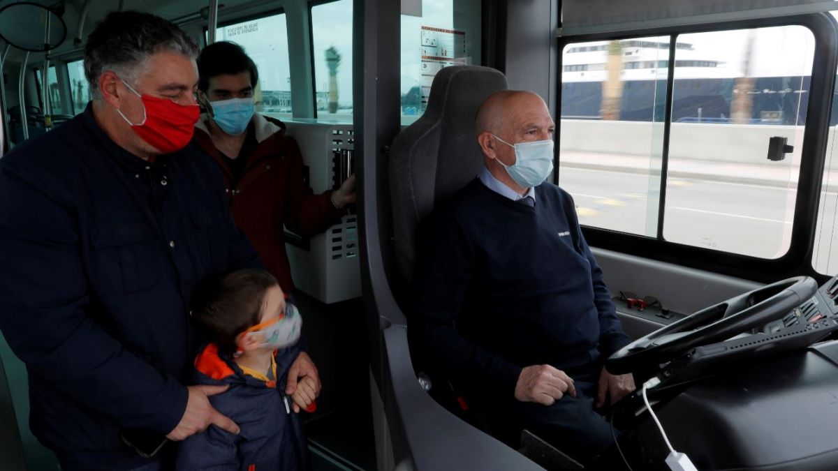 Premieră pentru Europa: Un autobuz fără șofer circulă pe străzile orașului spaniol Malaga
