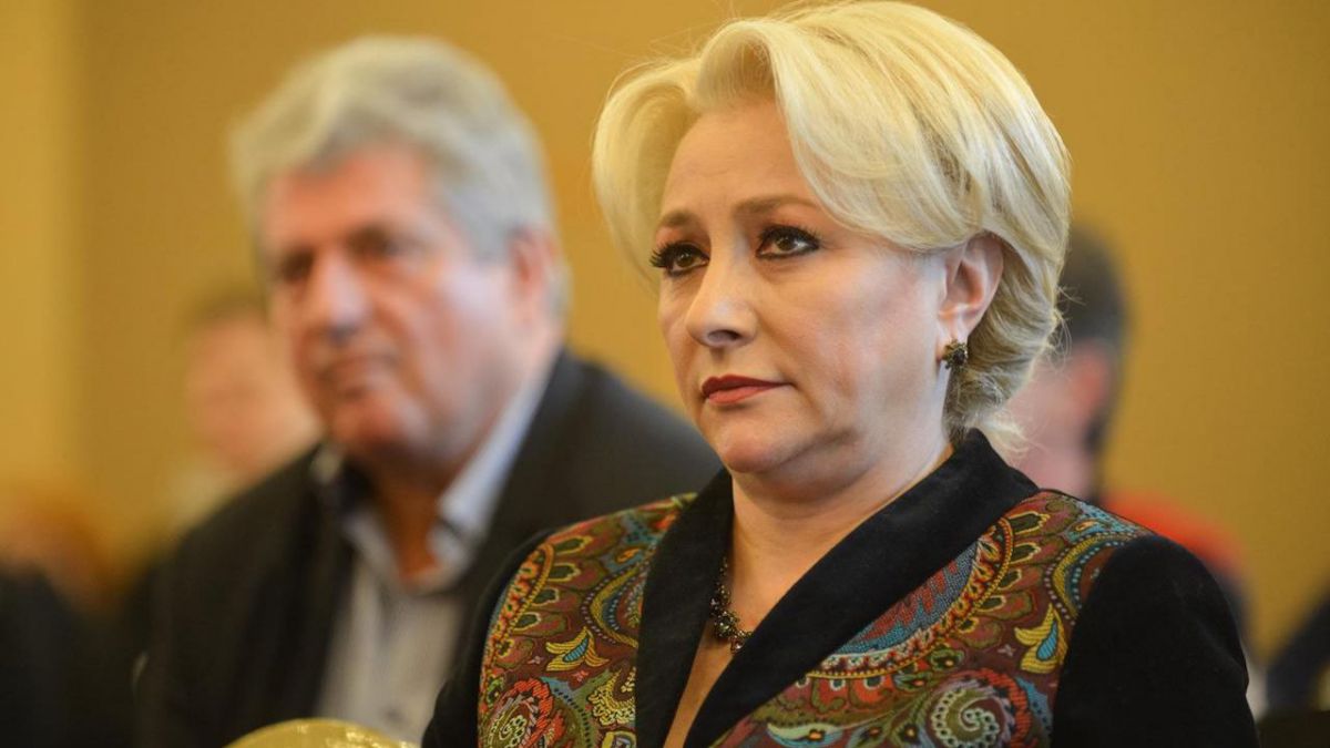 Premierul român Viorica Dăncilă, acuzată de înaltă trădare și de uzurparea funcției. Ce urmează