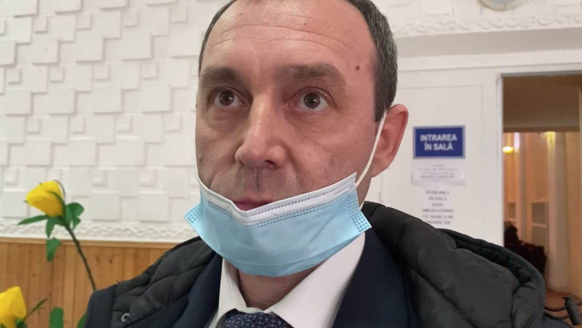 Președintele raionului Fălești, care ar fi fost prins de mai multe ori beat la volan, suspendat din funcție