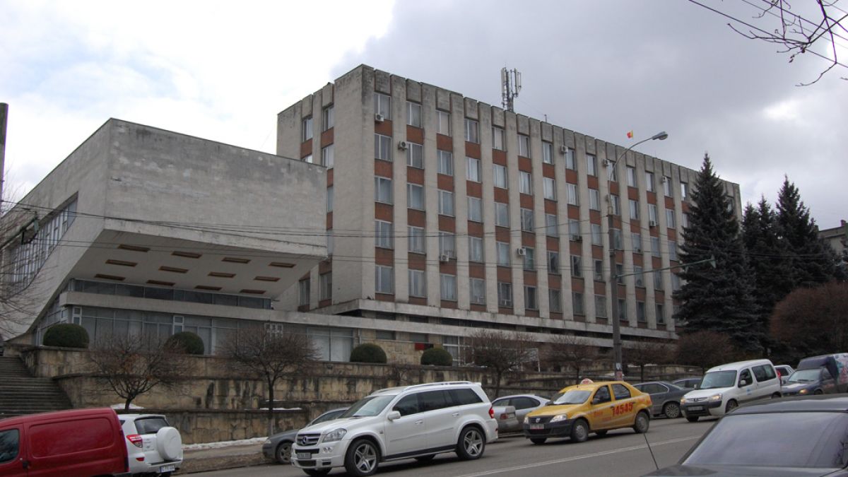 Pretura sectorului Buiucani intră în carantină. Un vicepretor a fost testat pozitiv cu COVID-19
