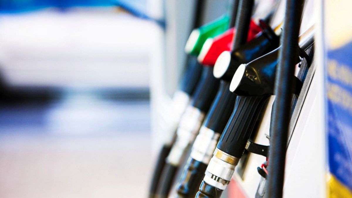 Prețurile plafon pentru carburanți vor fi stabilite trimestrial. Proiectul a fost votat Parlament