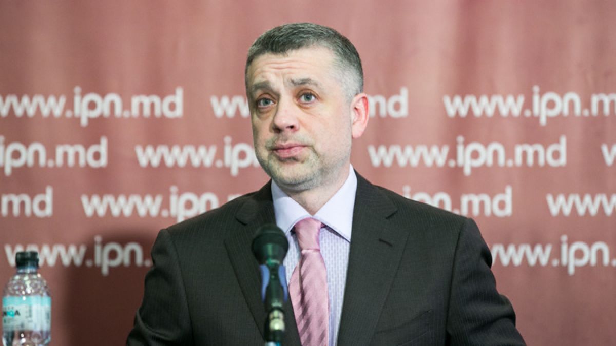 Prezidențiale: Un pretendent de a intra în cursa electorală a depus repetat documentele la CEC, după ce, inițial, a fost respins
