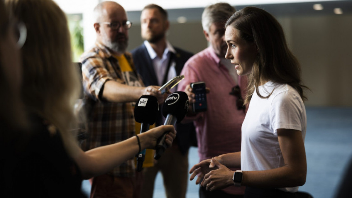 Prim-ministra Finlandei, surprinsă dansând „exuberant” la o petrecere privată. Reacția Sannei Marin: Am făcut lucruri legale