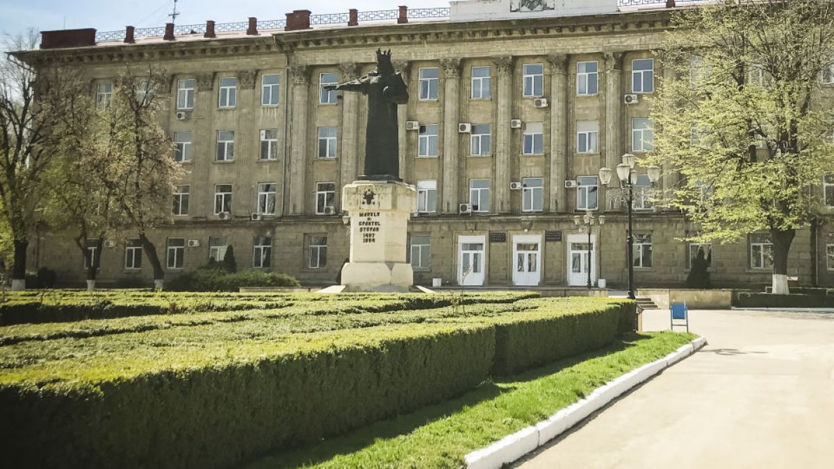 Primăria Bălți, plasată în carantină după ce au fost confirmate încă 14 cazuri de infecție. Usatîi: Am repetat testele și șase angajați peste noapte sunt sănătoși
