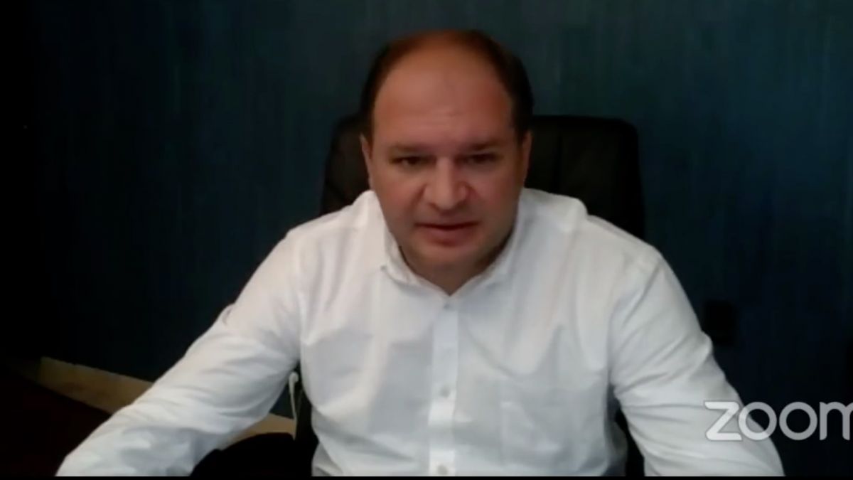 Primarul Chișinăului cere explicații și penalizări pentru Pretura Centru și Direcția construcții. La mijloc sunt sesizări ANSC