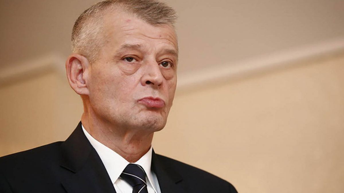 Primarul de București, Sorin Oprescu, reținut în timp ce lua 25.000 de euro mită