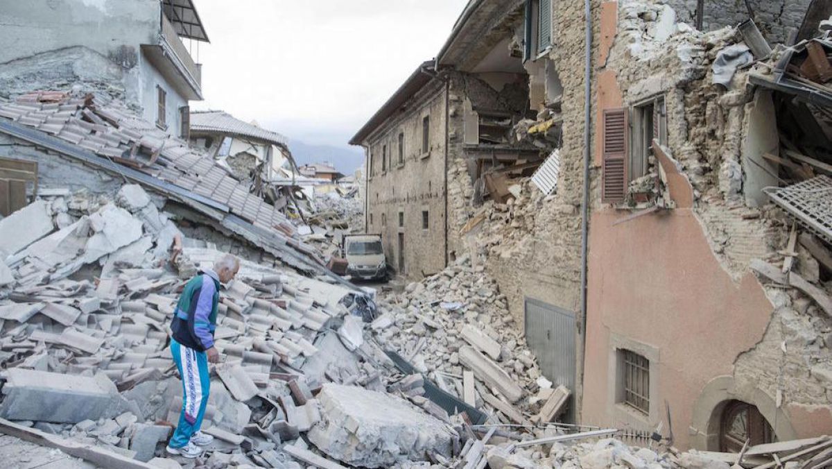 Primarul orașului Amatrice din Italia, despre consecințele seismului: „Este o adevărată dramă, localitatea nu mai există”