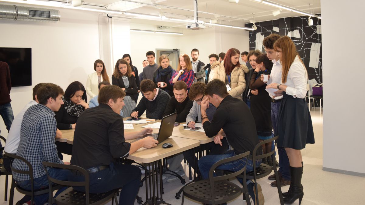 Primul concurs de dezvoltare a aplicațiilor pentru studierea matematicii și-a anunțat învingătorii