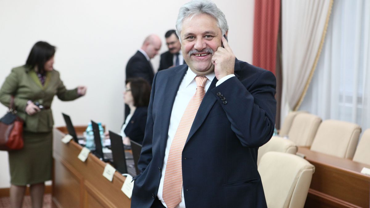Primul naș al lui Filat și „proprietarul palatelor”, Anatolie Ghilaș, decorat de Timofti cu Ordinul de Onoare