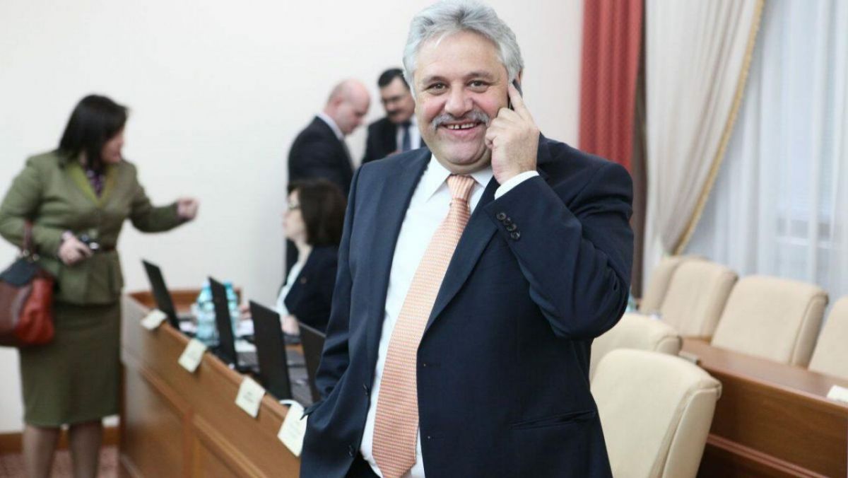Procurorii au descins la fostul director al Agenției Relații Funciare și Cadastru