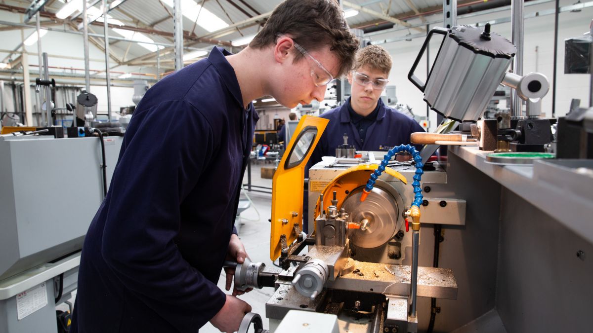 Producția industrială a R. Moldova, în creștere cu 11% în decurs de un an: Industria extractivă și prelucrătoare, cu cei mai mari indici