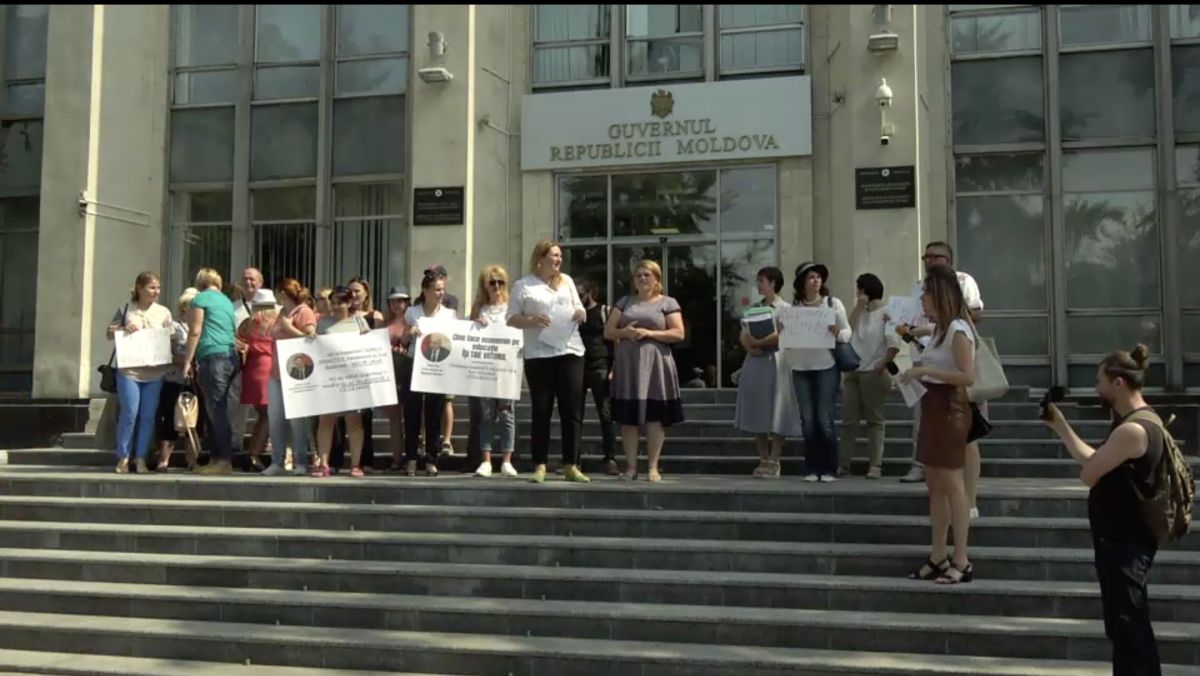 Profesorii cer majorarea salariilor cu 50%: Nu vom negocia, și așa solicităm un spor mizer