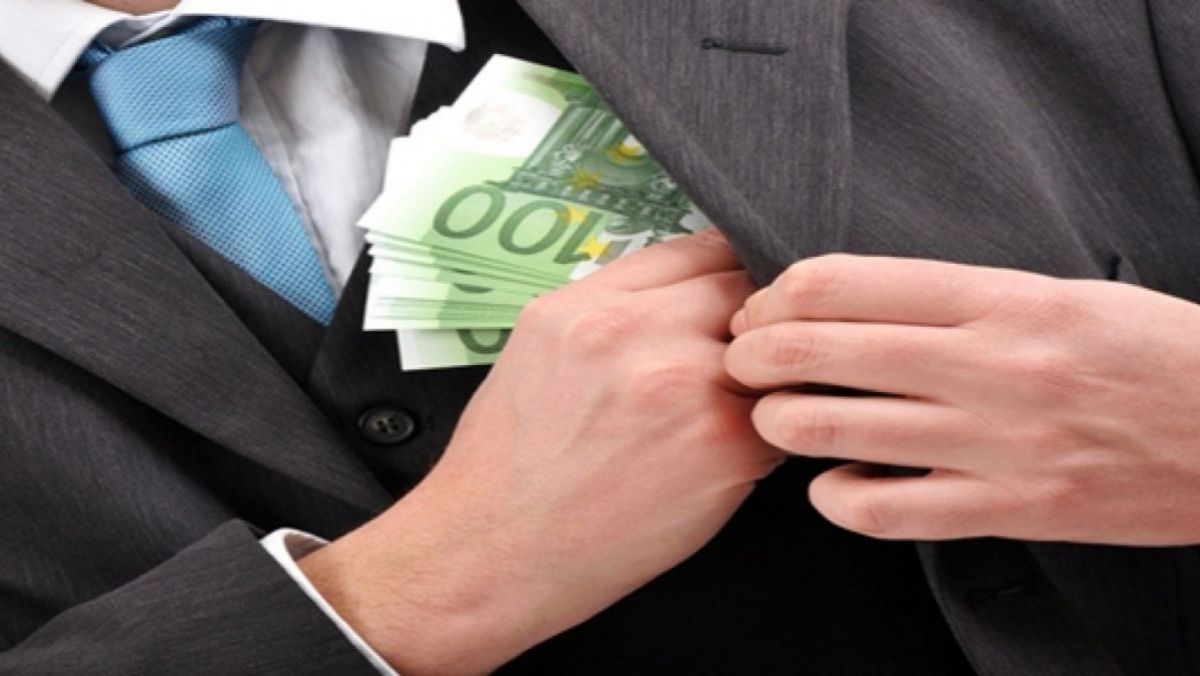 Profilul coruptului din Republica Moldova: Trei din patru persoane care încalcă legea penală sunt bărbați