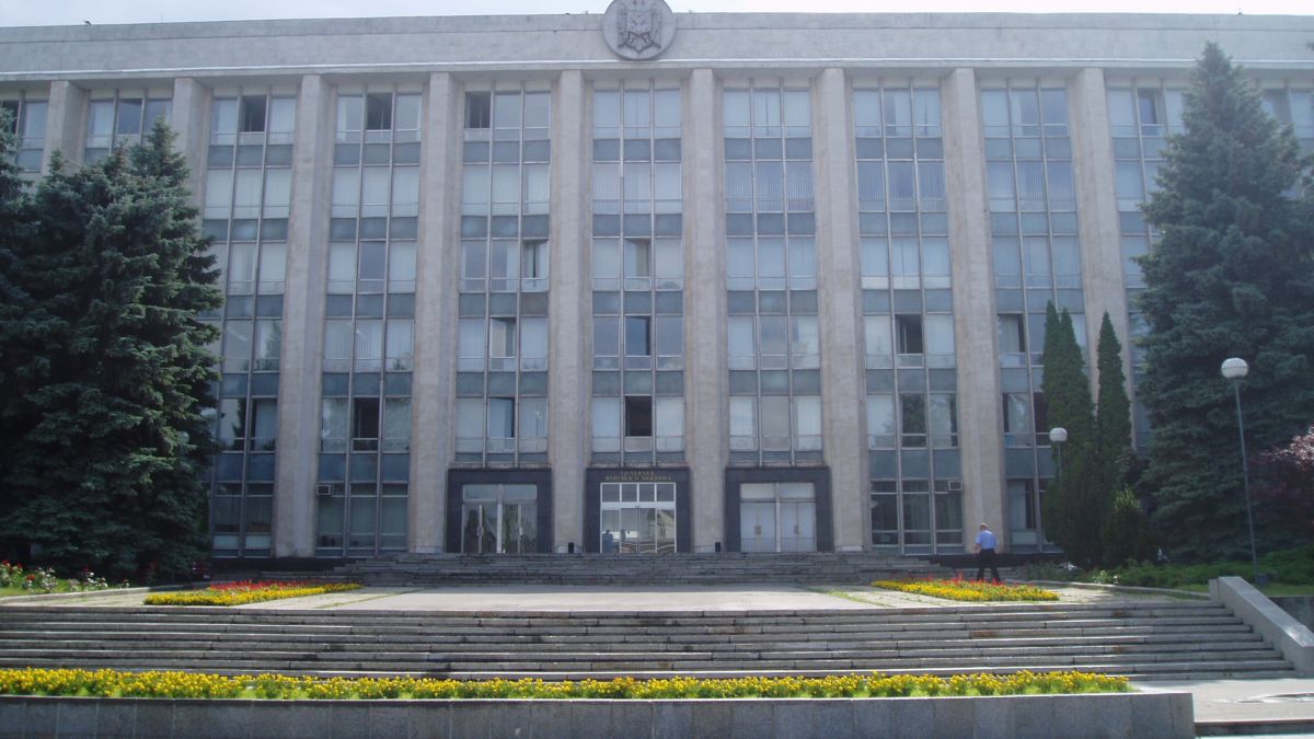 Program nou de lucru pentru angajații instituțiilor publice. Chicu: „Vor folosi transportul public în alte ore decât o fac majoritatea”