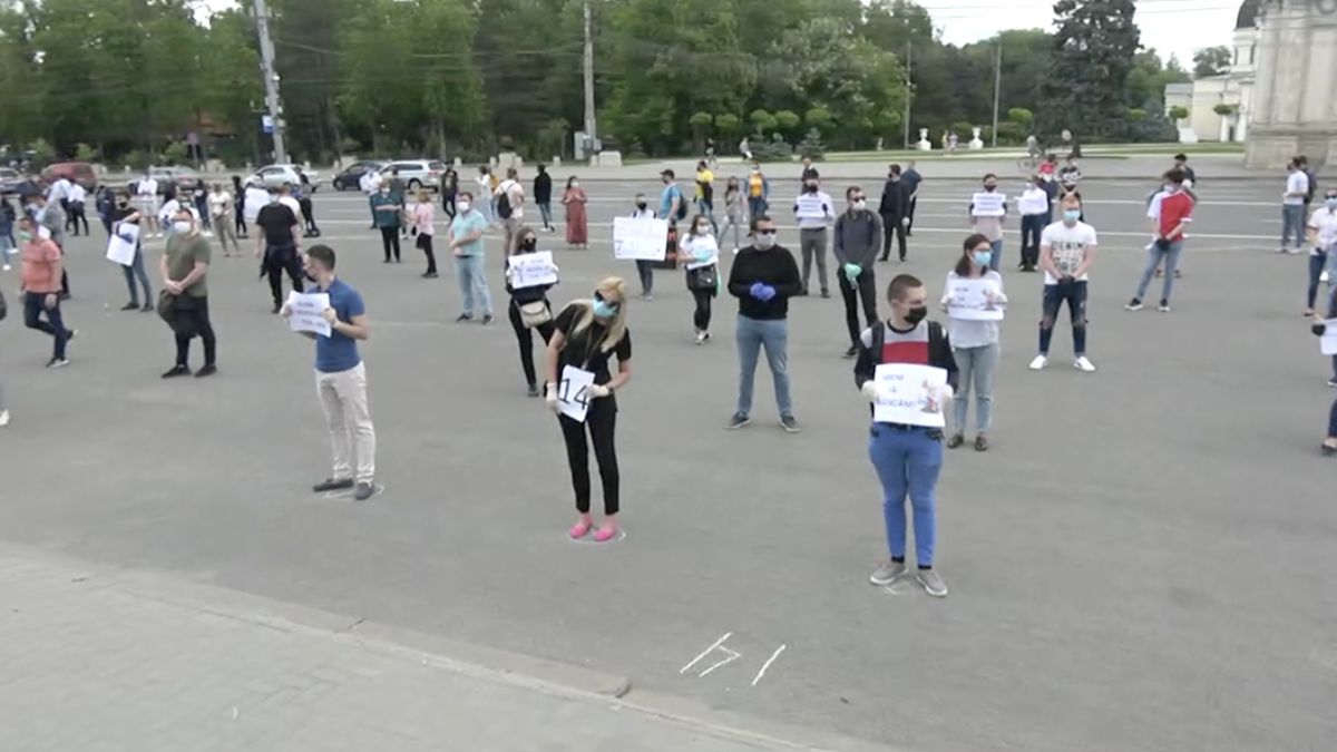 Protest în fața Guvernului. Reprezentanții HoReCa, nemulțumiți de deciziile luate de Comisia Extraordinară pentru Sănătate Publică (LIVE) 