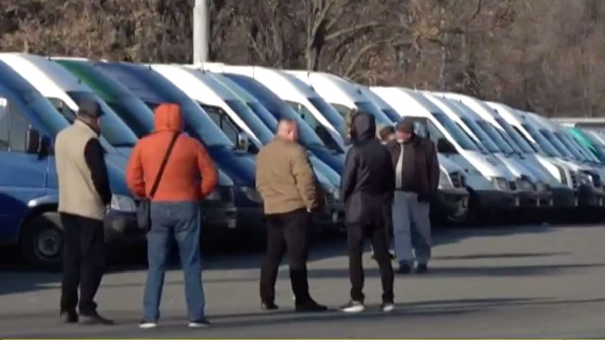 Protest în fața Guvernului: Transportatorii sunt nemulțumiți de politica tarifară aplicată de Ministerul Infrastructurii și Dezvoltării Regionale