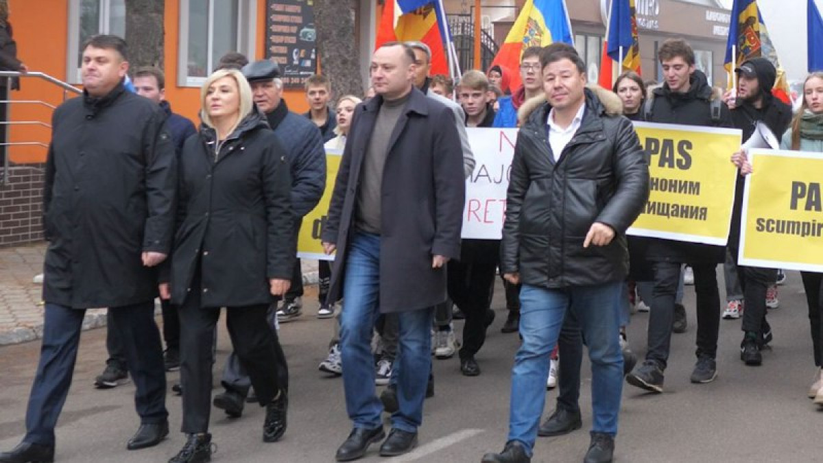 Protest la Soroca, organizat de PSRM: Manifestanții au mers într-un marș și au cerut demisia conducerii țării (FOTO)