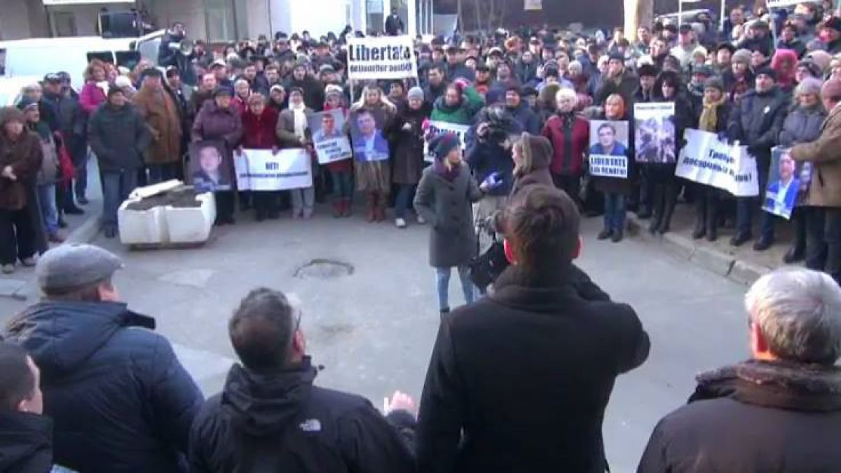 Protest pentru susținerea lui Usatîi. Magistraţii se vor pronunţa asupra contestaţiei depuse de avocaţii primarului de Bălți