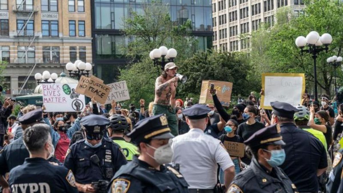 Proteste în SUA: O jurnalistă americană și-a pierdut vederea la un ochi după ce un polițist a tras cu un glonte de cauciuc (FOTO, VIDEO)