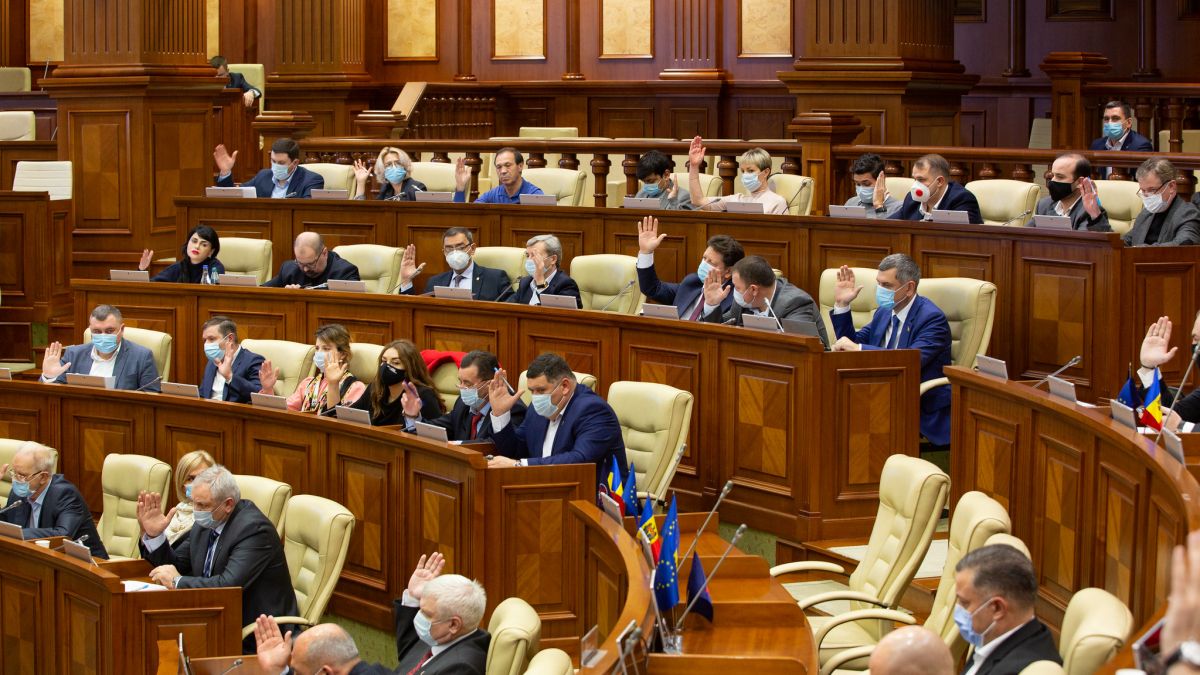PSRM nu va susține demiterea Guvernului Chicu. Autorii moțiunii de cenzură au nevoie de voturile fracțiunii PP Șor